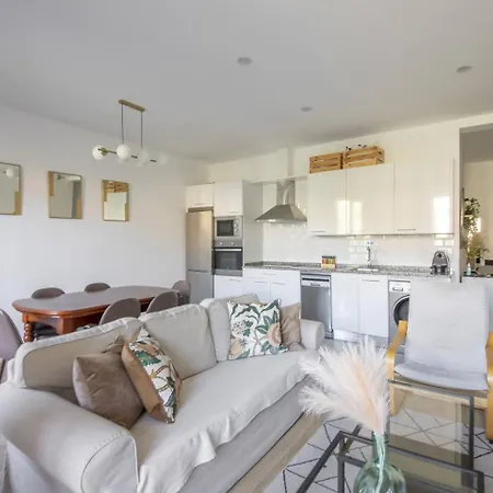 Easo Suits Family Friends Parking San Sebastián