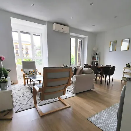 Easo Suits Family Friends + Parking Apartamento