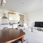 Apartment Easo Suits Family Friends + Parking