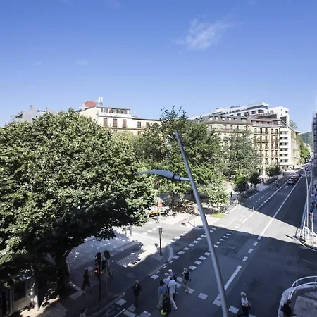 Easo Suits Family Friends + Parking Сан-Себастьян