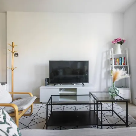 Easo Suits Family Friends + Parking * Сан-Себастьян