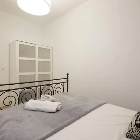 Easo Suits Family Friends Apartman