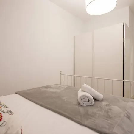 Easo Suits Family Friends Apartman *