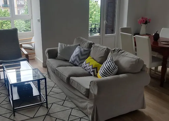 Apartment Easo Suits Family Friends + Parking *