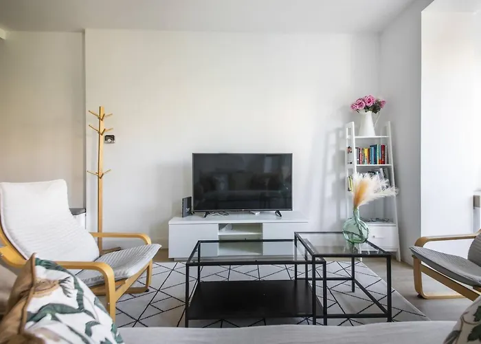 Easo Suits Family Friends + Parking * Сан-Себастьян