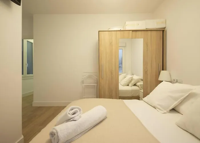 Easo Suits Family Friends + Parking Сан-Себастьян