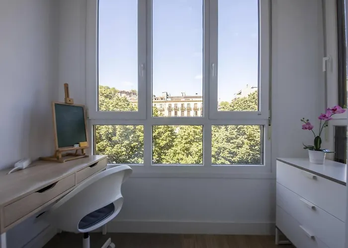 Apartment Easo Suits Family Friends + Parking San Sebastian